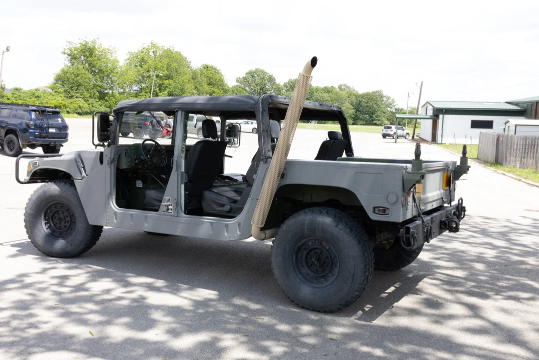 2001 Hummer HMMWV - Image 12 of 31