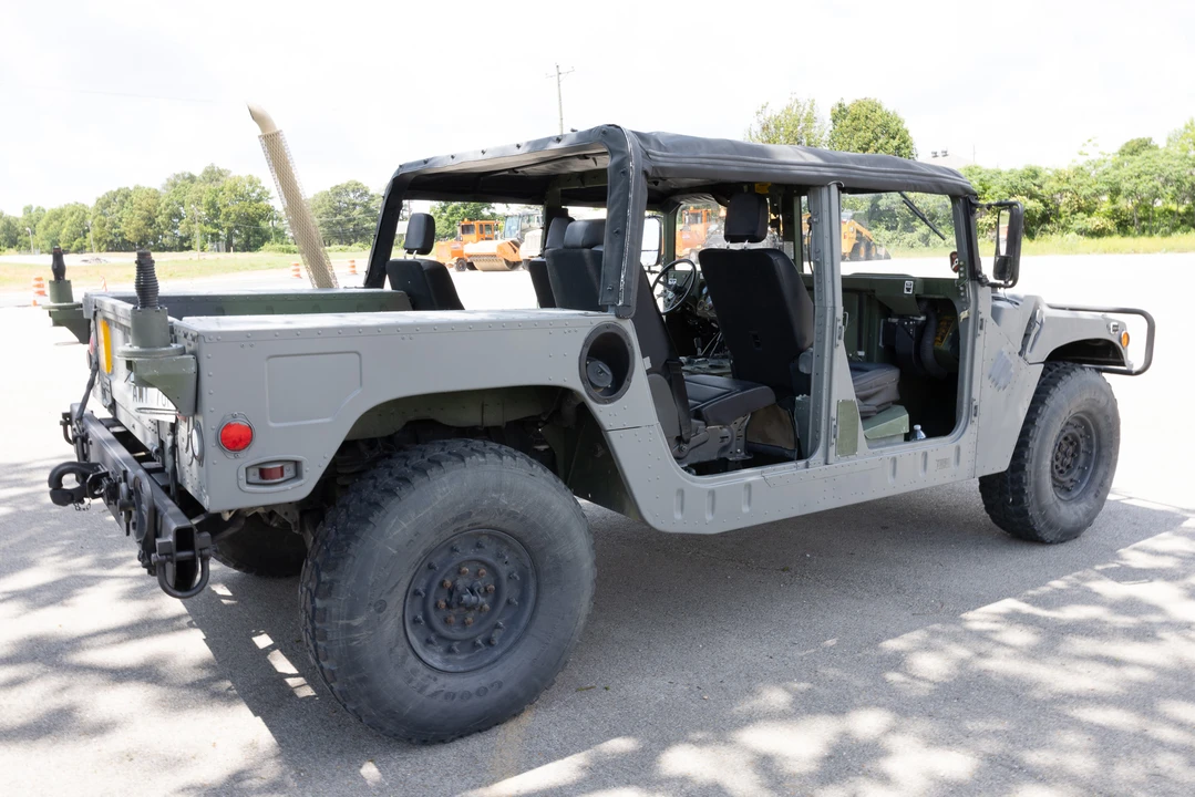 2001 Hummer HMMWV - Image 28 of 31