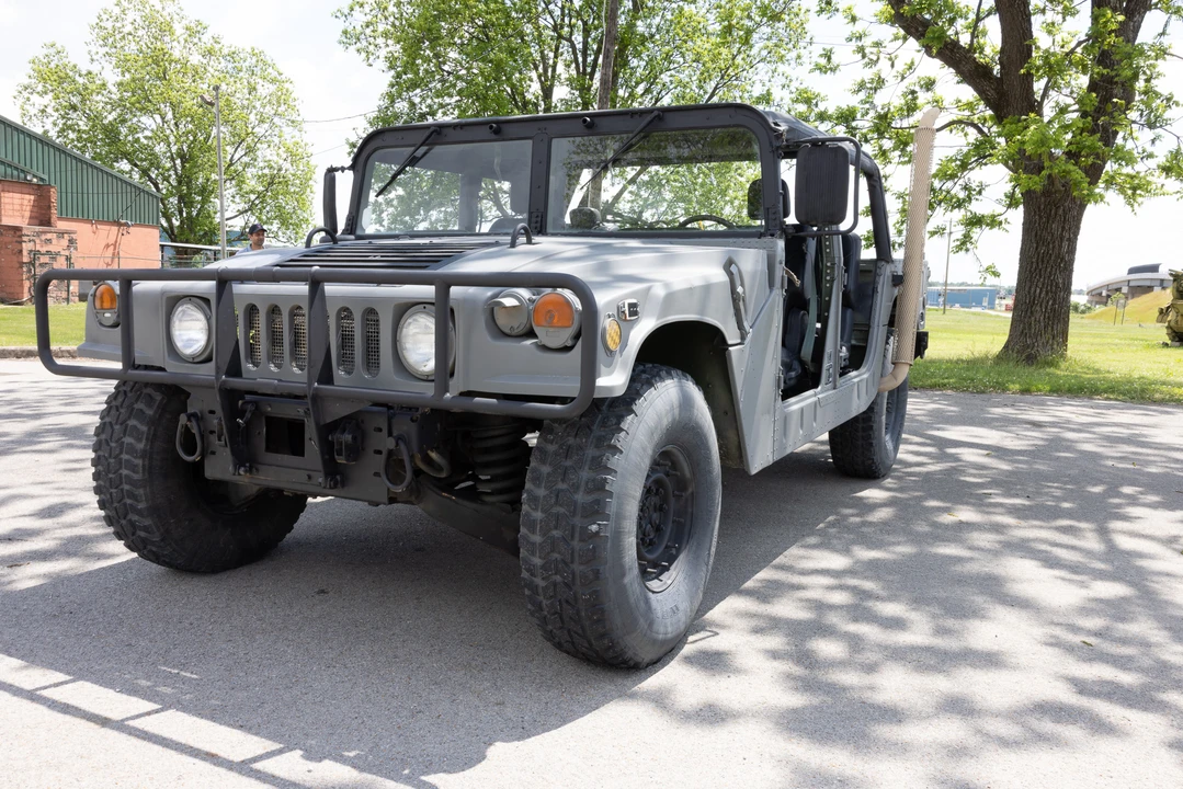 2001 Hummer HMMWV - Image 4 of 31