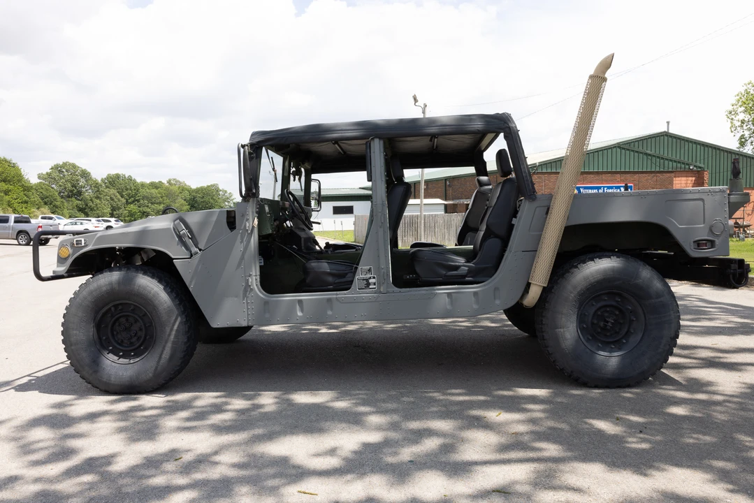 2001 Hummer HMMWV - Image 10 of 31