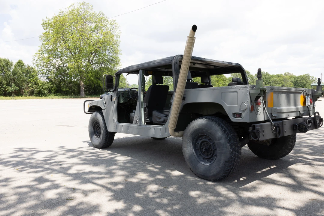 2001 Hummer HMMWV - Image 18 of 31