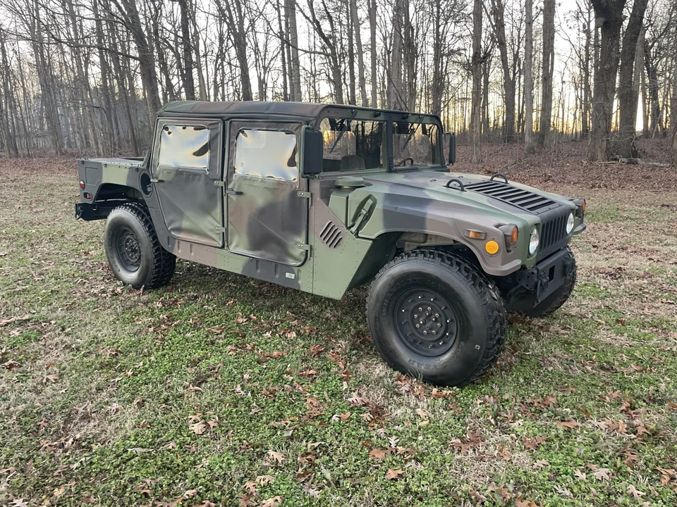 2001 Hummer HMMWV - Image 2 of 31