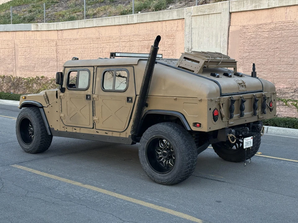 2001 Hummer HMMWV - Image 7 of 31