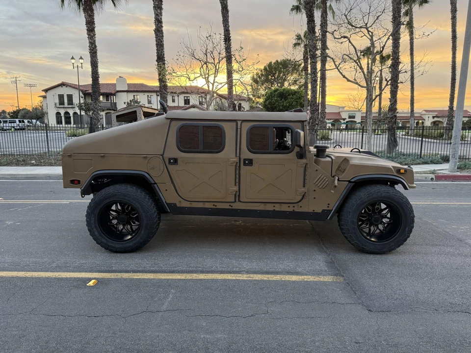 2001 Hummer HMMWV - Image 10 of 31