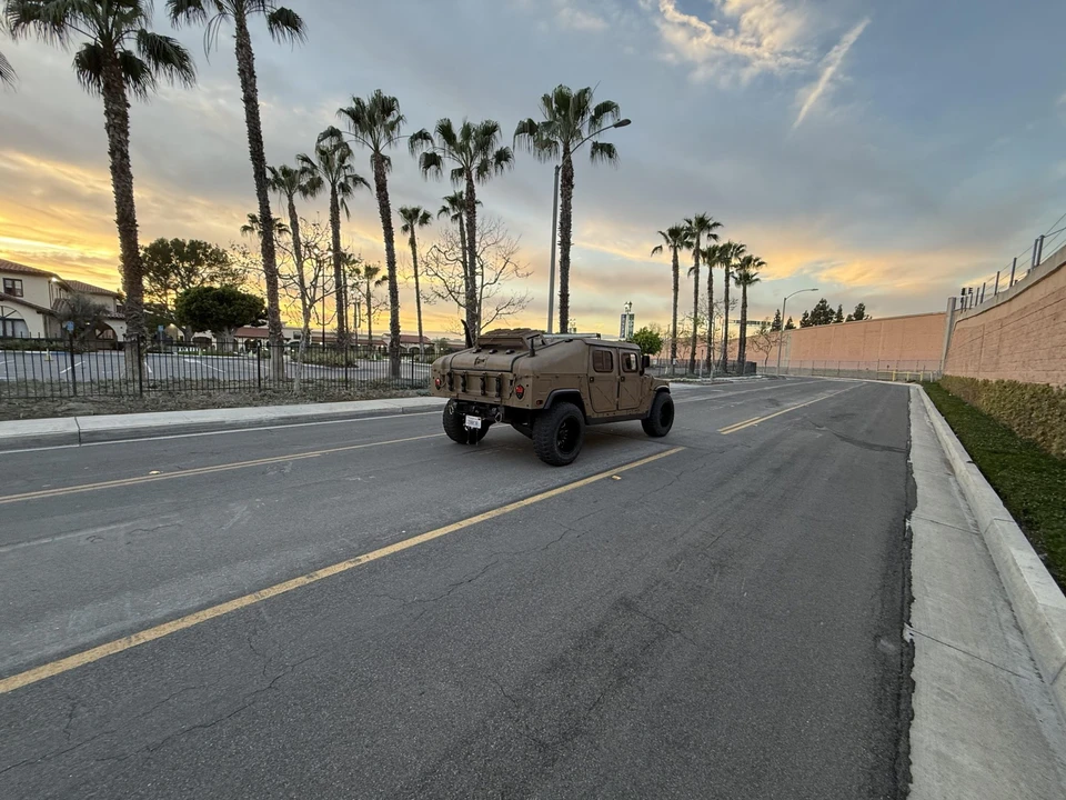 2001 Hummer HMMWV - Image 23 of 31