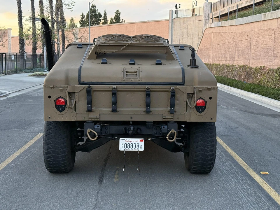 2001 Hummer HMMWV - Image 8 of 31