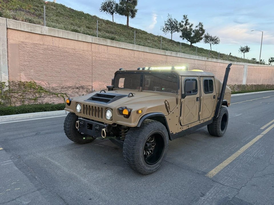 2001 Hummer HMMWV - Image 3 of 31