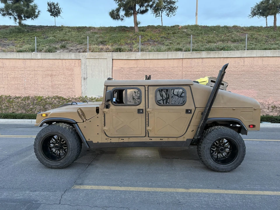 2001 Hummer HMMWV - Image 5 of 31