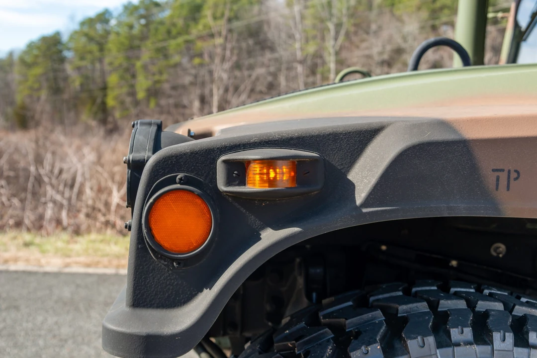 2001 Hummer HMMWV - Image 14 of 31