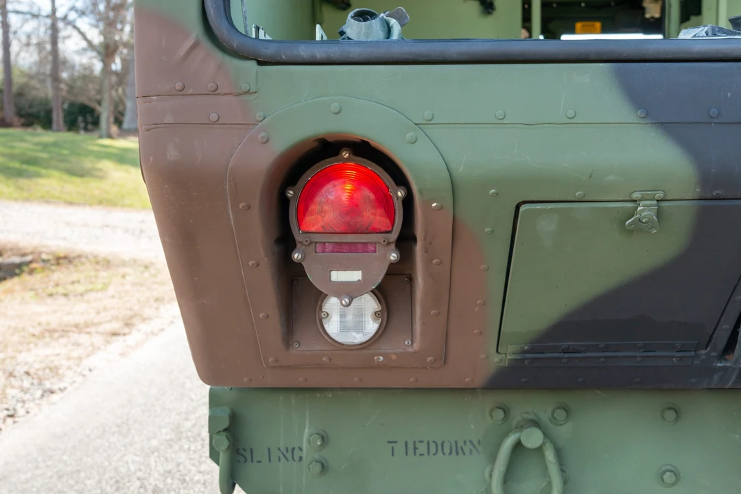2001 Hummer HMMWV - Image 16 of 31