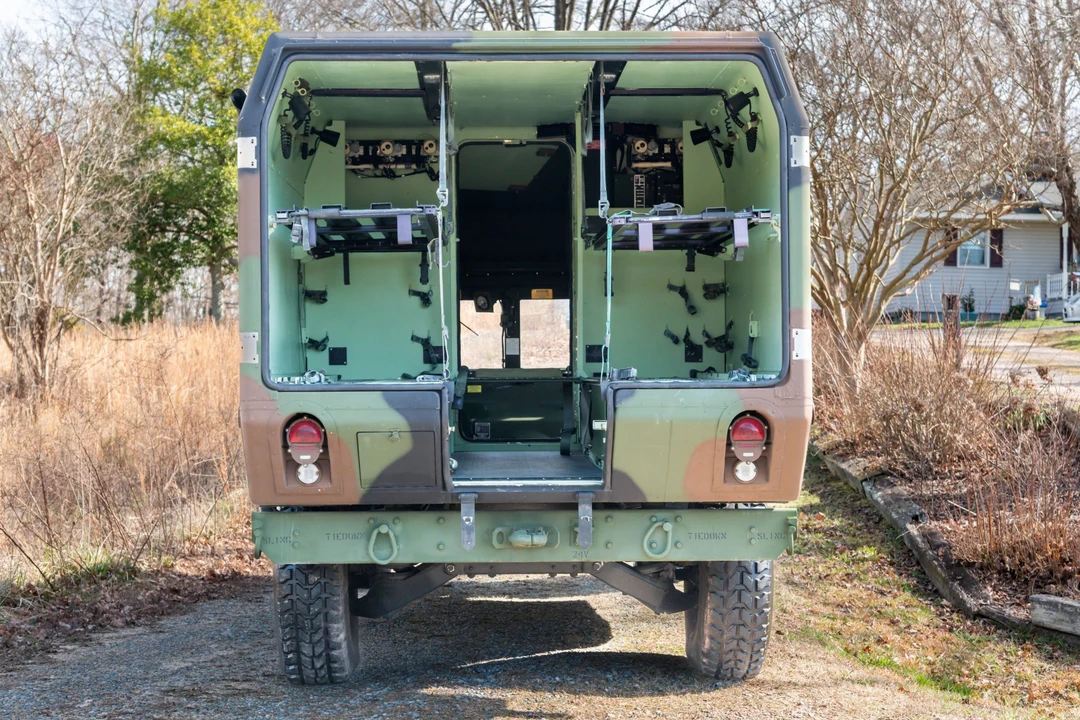 2001 Hummer HMMWV - Image 7 of 31