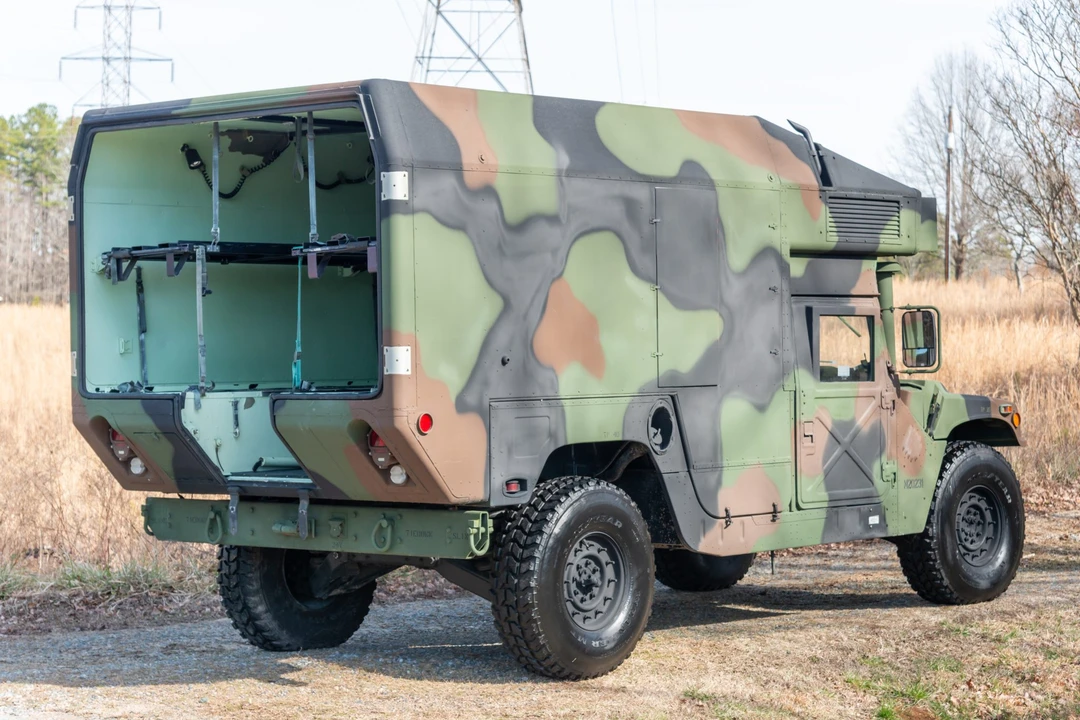 2001 Hummer HMMWV - Image 6 of 31
