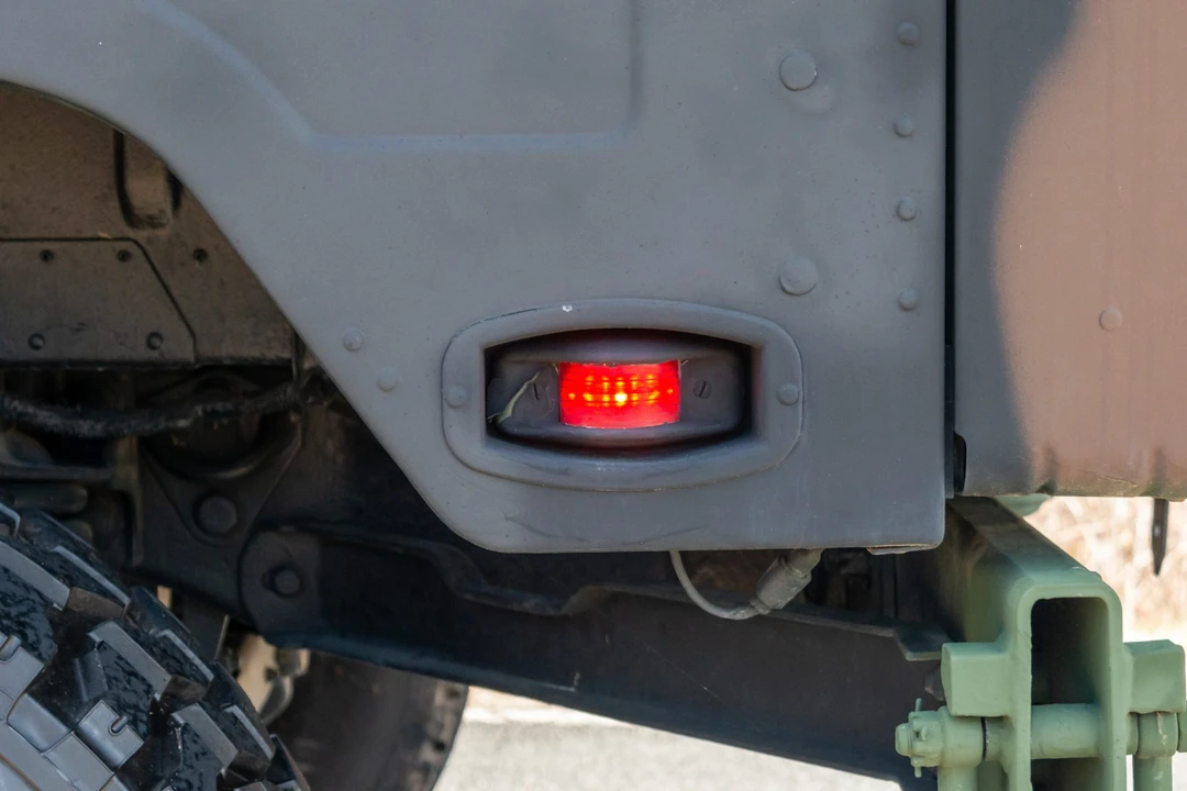 2001 Hummer HMMWV - Image 19 of 31