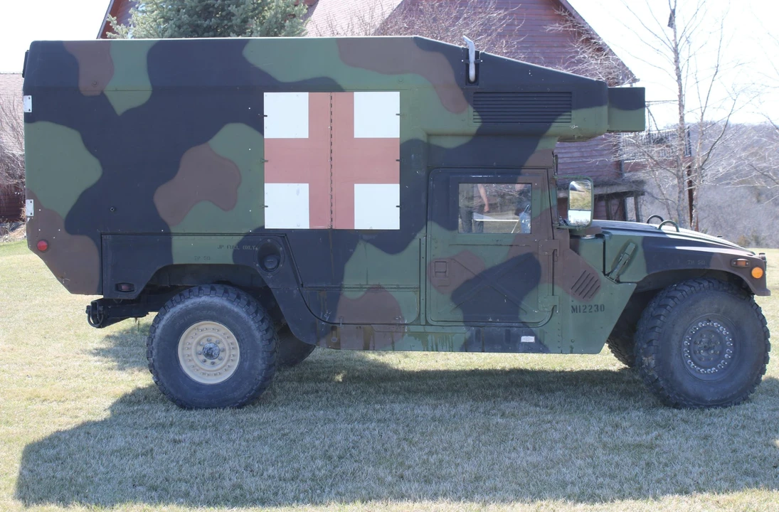 2001 Hummer HMMWV - Image 14 of 31