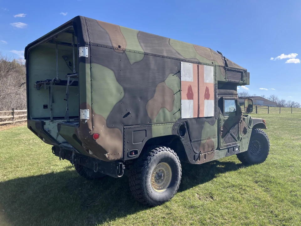 2001 Hummer HMMWV - Image 12 of 31