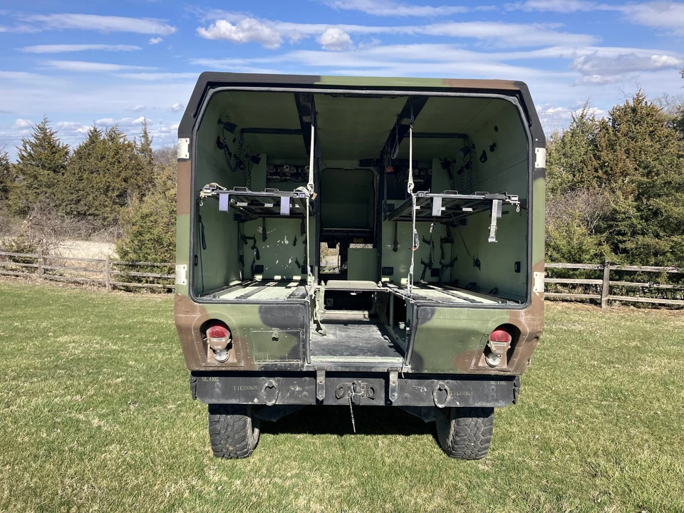 2001 Hummer HMMWV - Image 9 of 31
