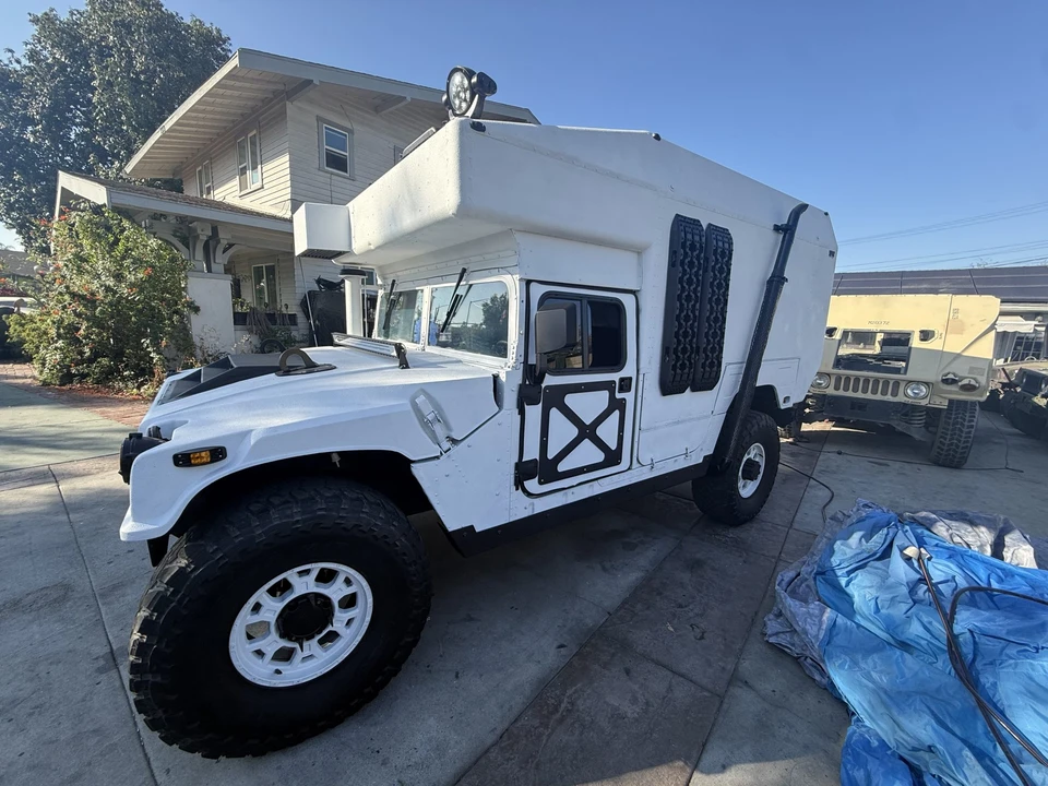 2001 Hummer HMMWV - Image 3 of 31