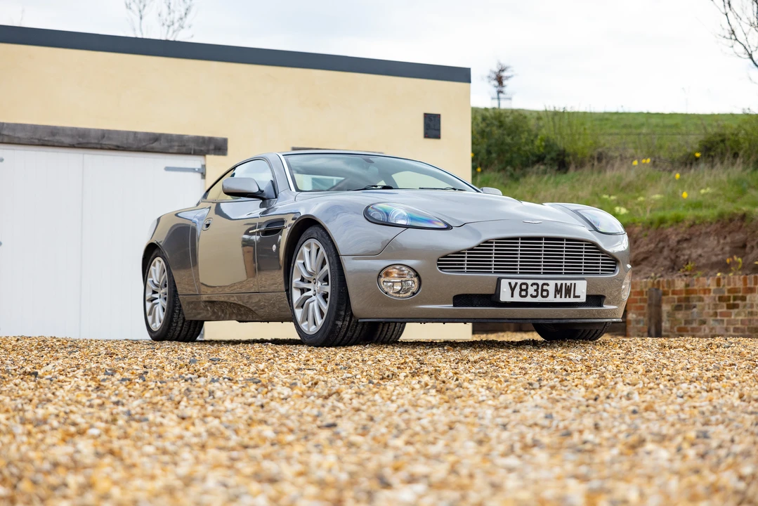 2001 Aston Martin Vanquish 1st Gen - Image 4 of 31