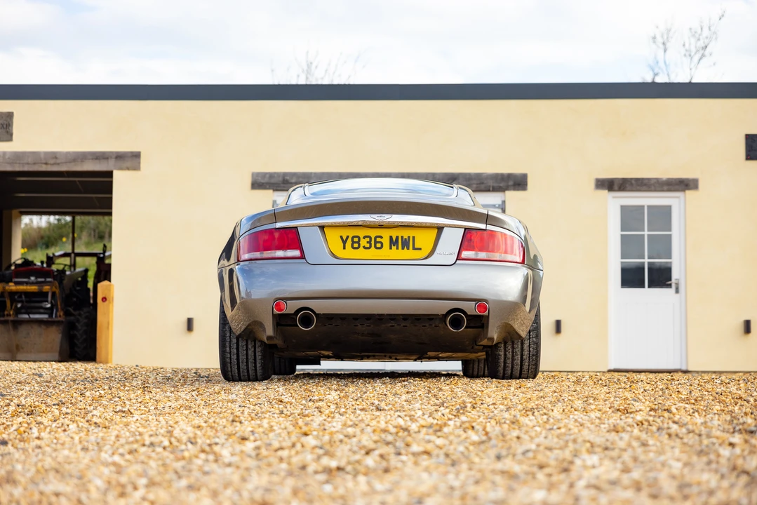 2001 Aston Martin Vanquish 1st Gen - Image 15 of 31
