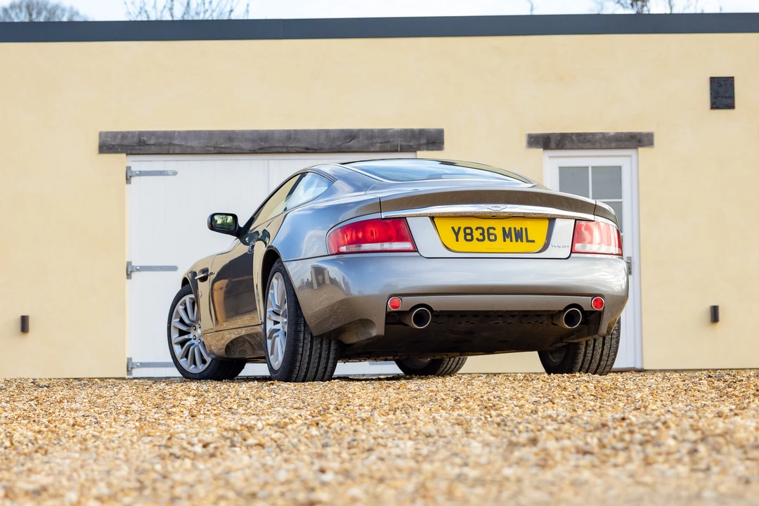 2001 Aston Martin Vanquish 1st Gen - Image 16 of 31