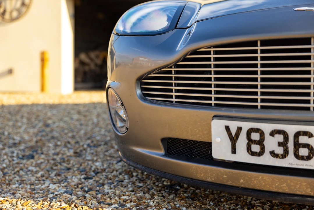 2001 Aston Martin Vanquish 1st Gen - Image 20 of 31