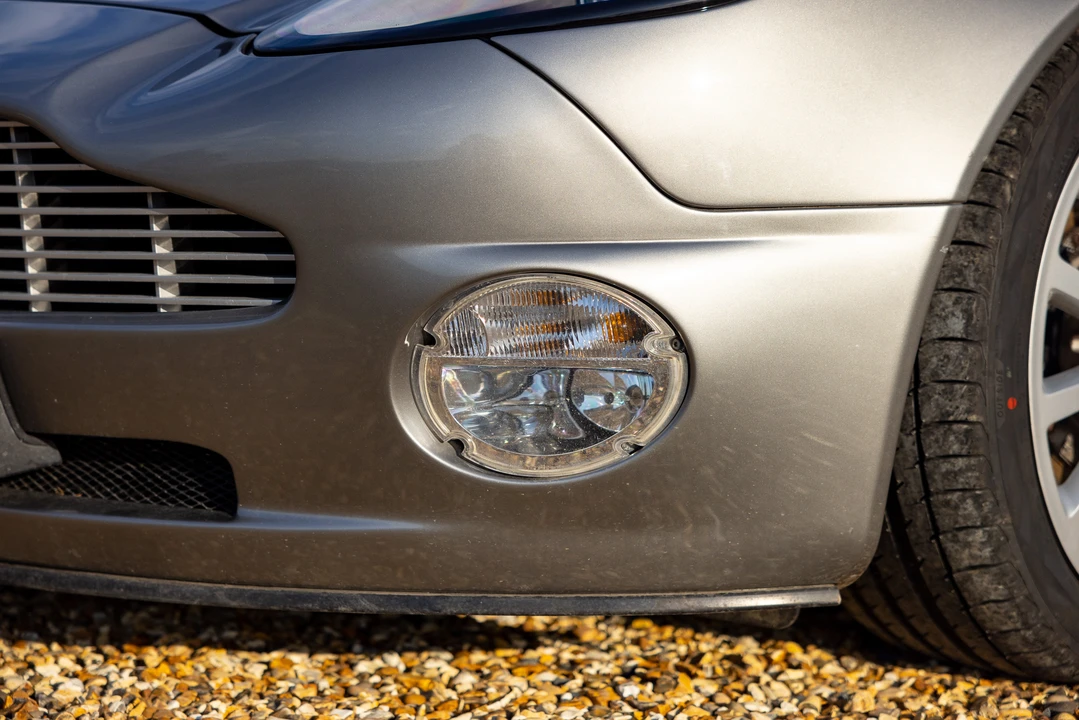 2001 Aston Martin Vanquish 1st Gen - Image 22 of 31