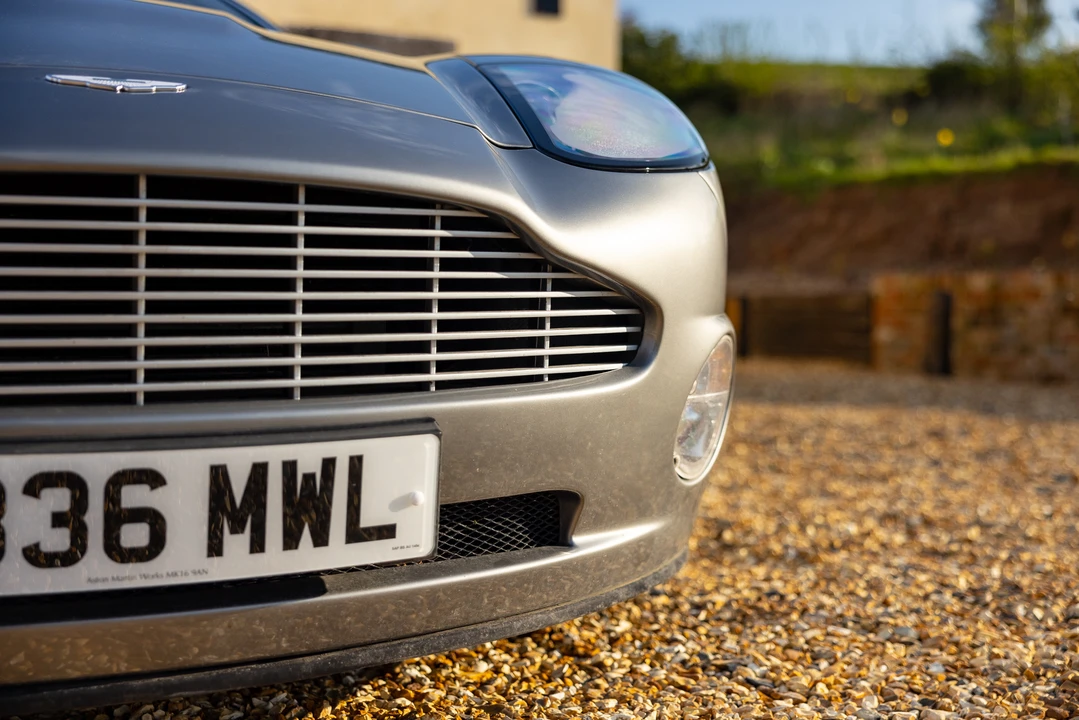 2001 Aston Martin Vanquish 1st Gen - Image 24 of 31