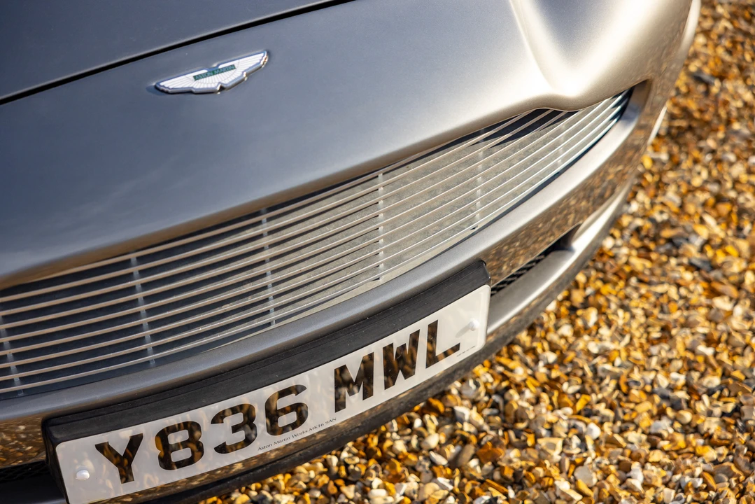 2001 Aston Martin Vanquish 1st Gen - Image 25 of 31