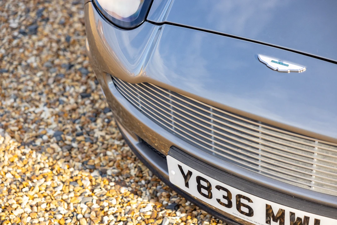 2001 Aston Martin Vanquish 1st Gen - Image 26 of 31