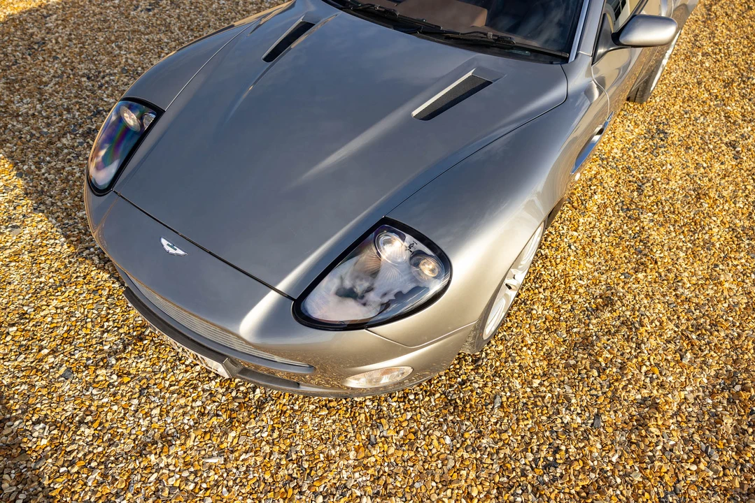 2001 Aston Martin Vanquish 1st Gen - Image 28 of 31