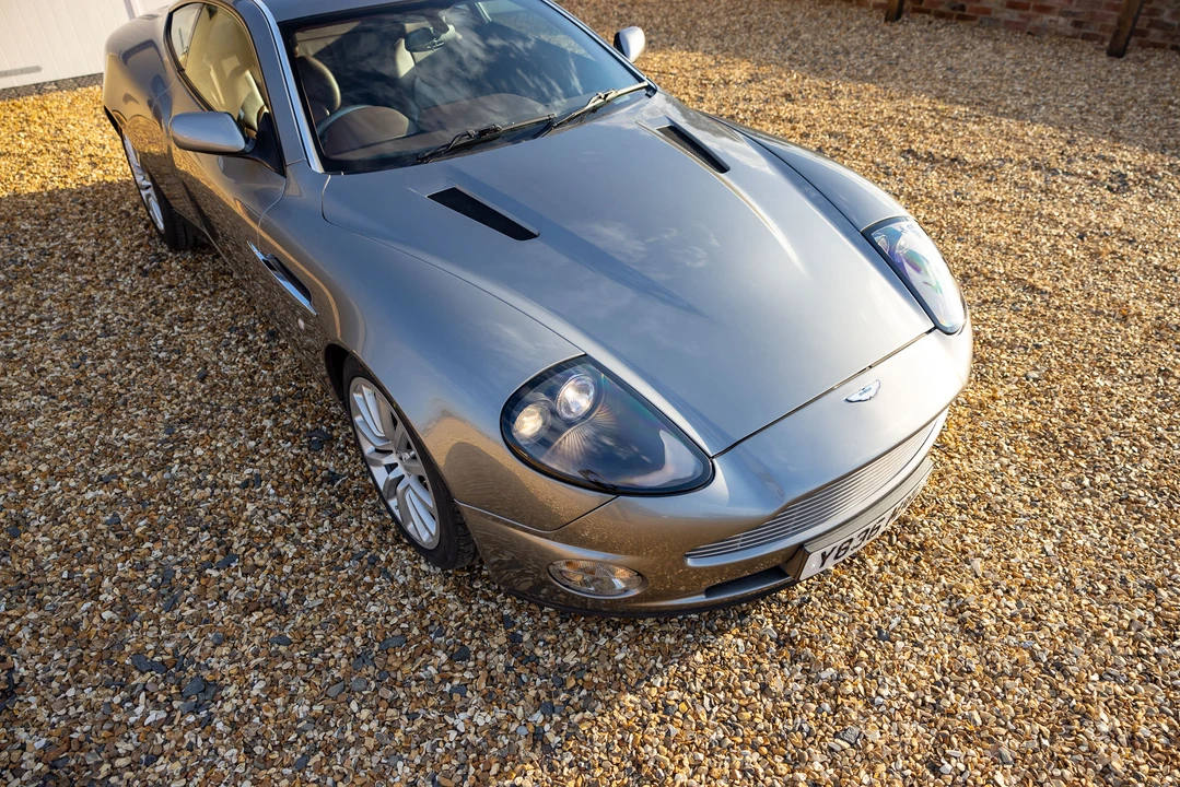 2001 Aston Martin Vanquish 1st Gen - Image 30 of 31