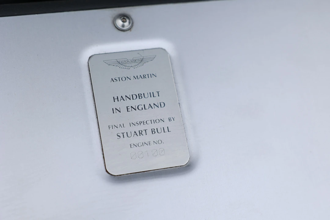 2001 Aston Martin Vanquish 1st Gen - Image 9 of 15