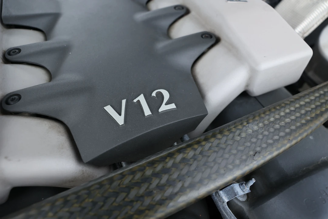 2001 Aston Martin Vanquish 1st Gen - Image 3 of 15