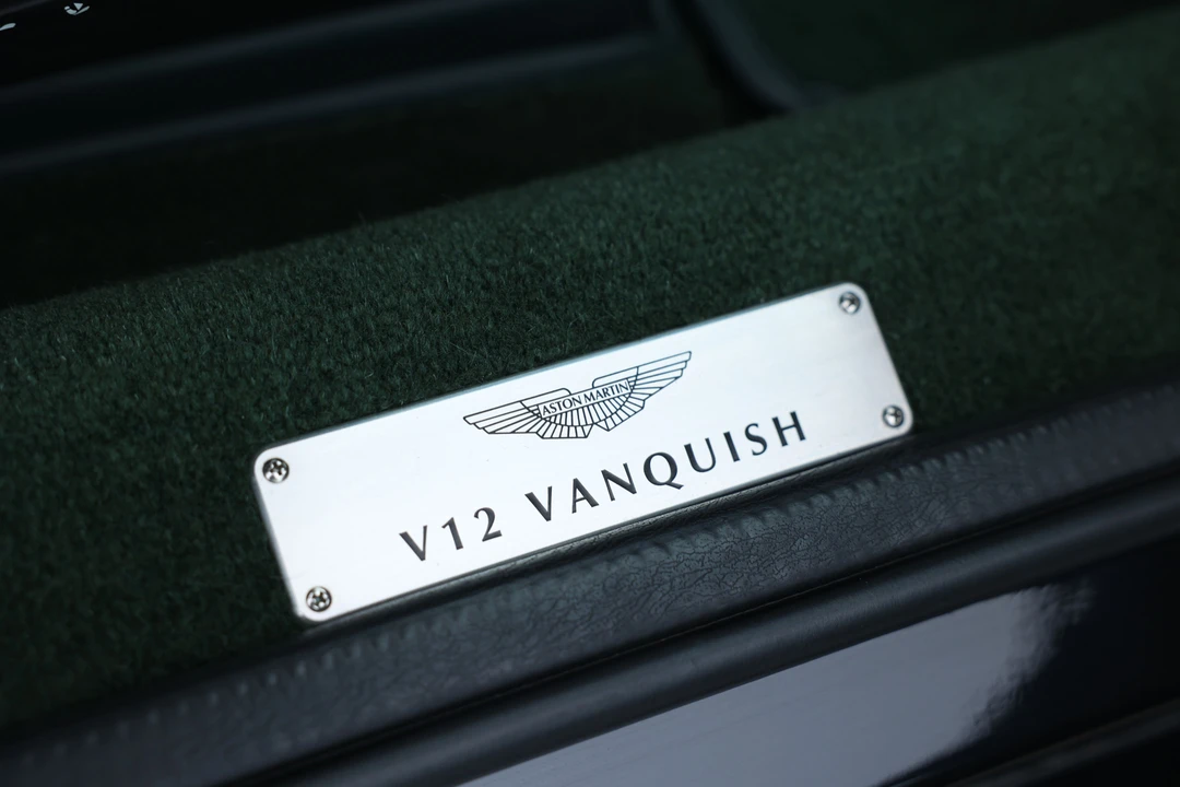 2001 Aston Martin Vanquish 1st Gen - Image 11 of 15