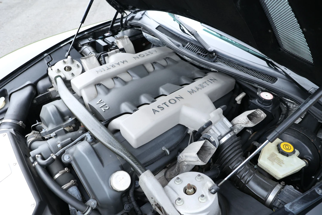 2001 Aston Martin Vanquish 1st Gen - Image 10 of 15