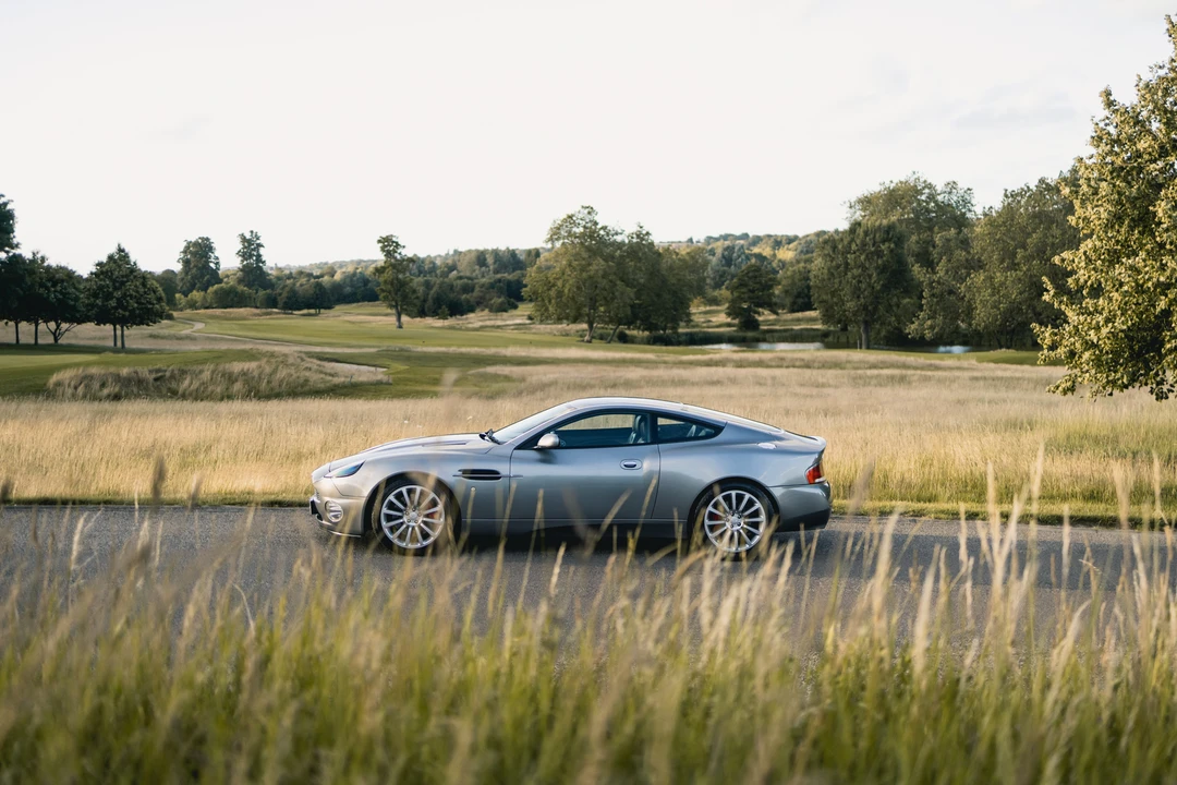 2001 Aston Martin Vanquish 1st Gen - Image 23 of 31