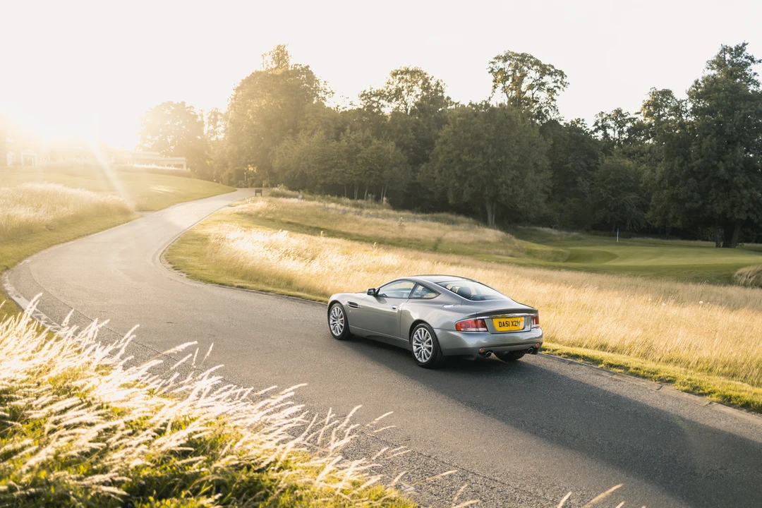 2001 Aston Martin Vanquish 1st Gen - Image 22 of 31