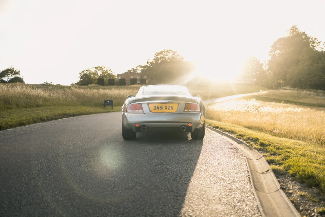 2001 Aston Martin Vanquish 1st Gen - Image 21 of 31