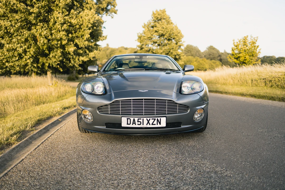 2001 Aston Martin Vanquish 1st Gen - Image 18 of 31