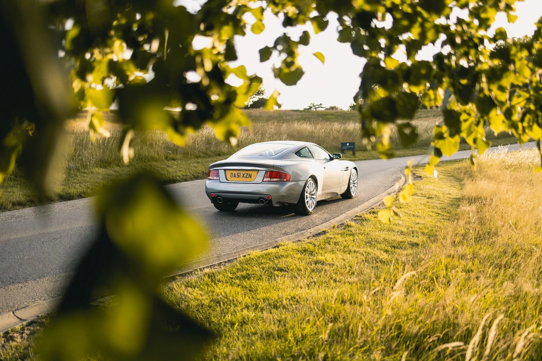 2001 Aston Martin Vanquish 1st Gen - Image 12 of 31