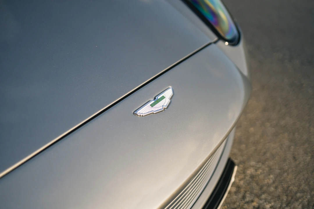 2001 Aston Martin Vanquish 1st Gen - Image 10 of 31