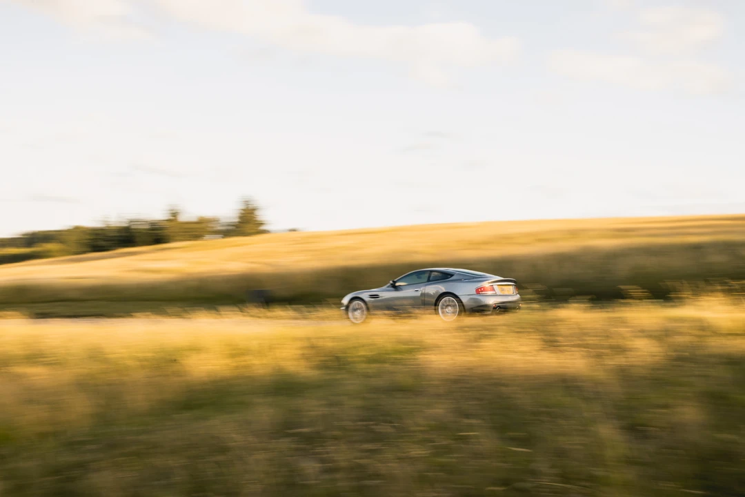 2001 Aston Martin Vanquish 1st Gen - Image 8 of 31