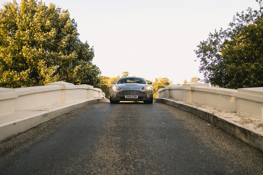 2001 Aston Martin Vanquish 1st Gen - Image 7 of 31