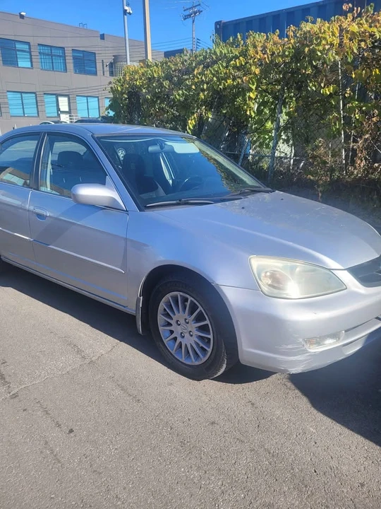 2001 Acura EL - Image 2 of 8