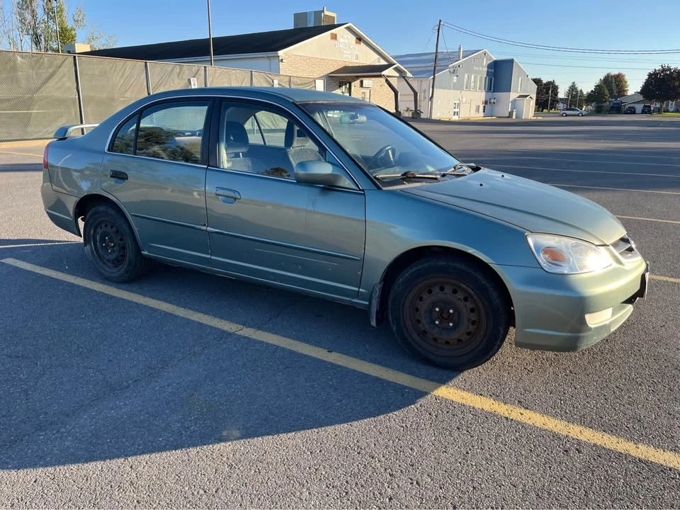 2001 Acura EL - Image 2 of 10