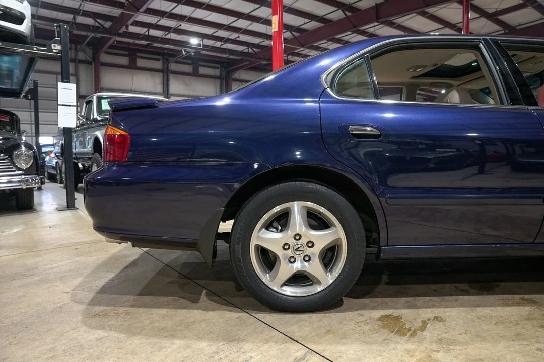 2001 Acura TL 2nd Gen - Image 9 of 31