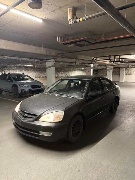 2001 Acura EL - Image 2 of 7