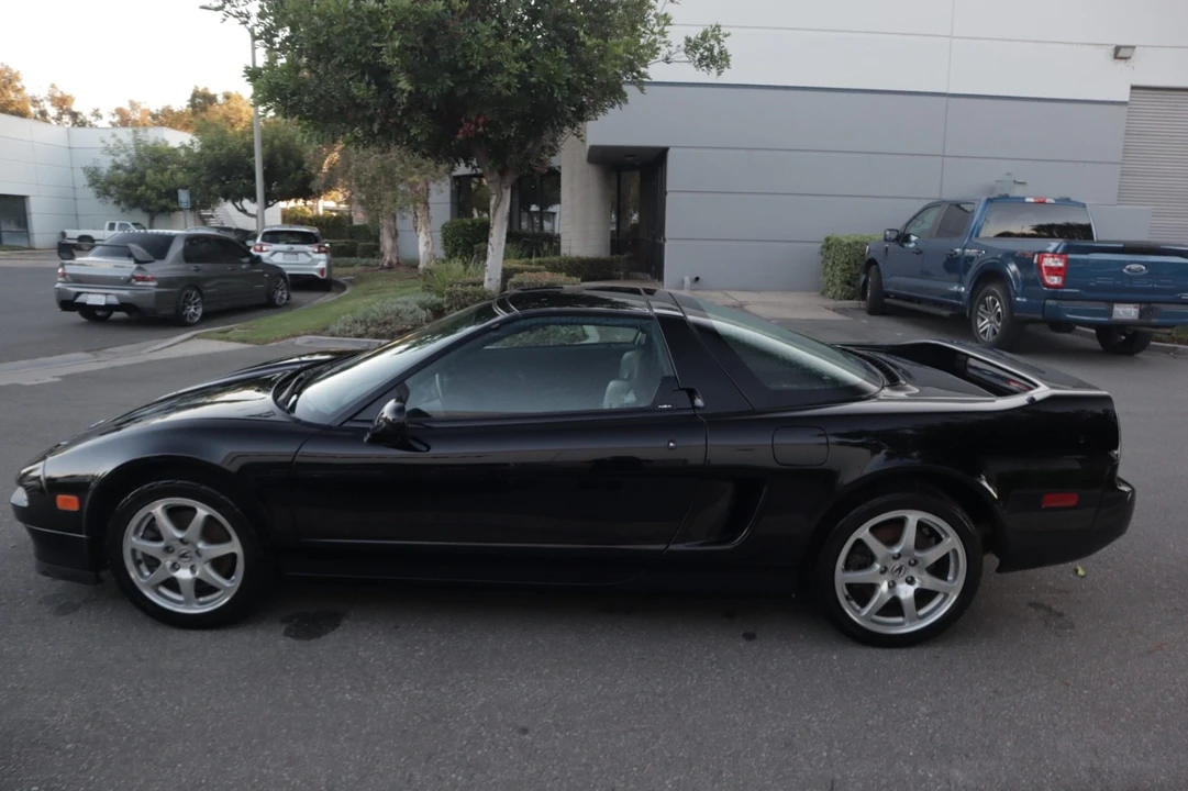 2001 Acura NA2 NSX - Image 5 of 17