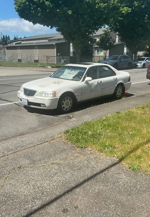 2001 Acura RL 1st Gen - Image 2 of 2