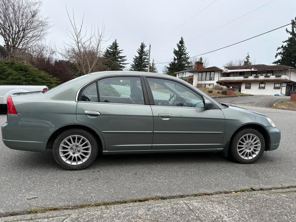 2001 Acura EL - Image 2 of 8